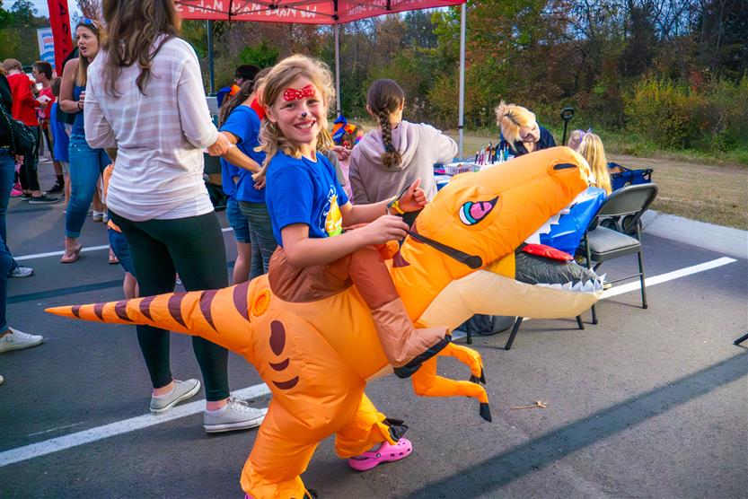 Sunset Elementary community enjoys Fall Carnival